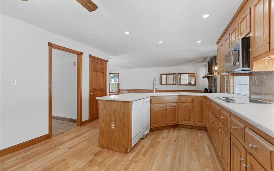 145b47e165e83ba2aaaed96d4043e0c8-uncropped_scaled_within_1344_1008