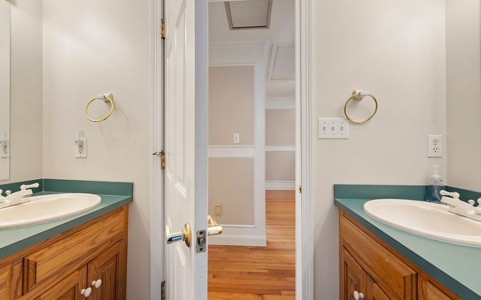 3e7bb19865b08a27989424ff3c2bb965-uncropped_scaled_within_1344_1008