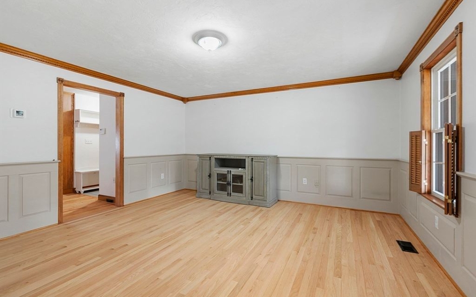 4b63f845ec12ea277ca8b519ff98e158-uncropped_scaled_within_1344_1008